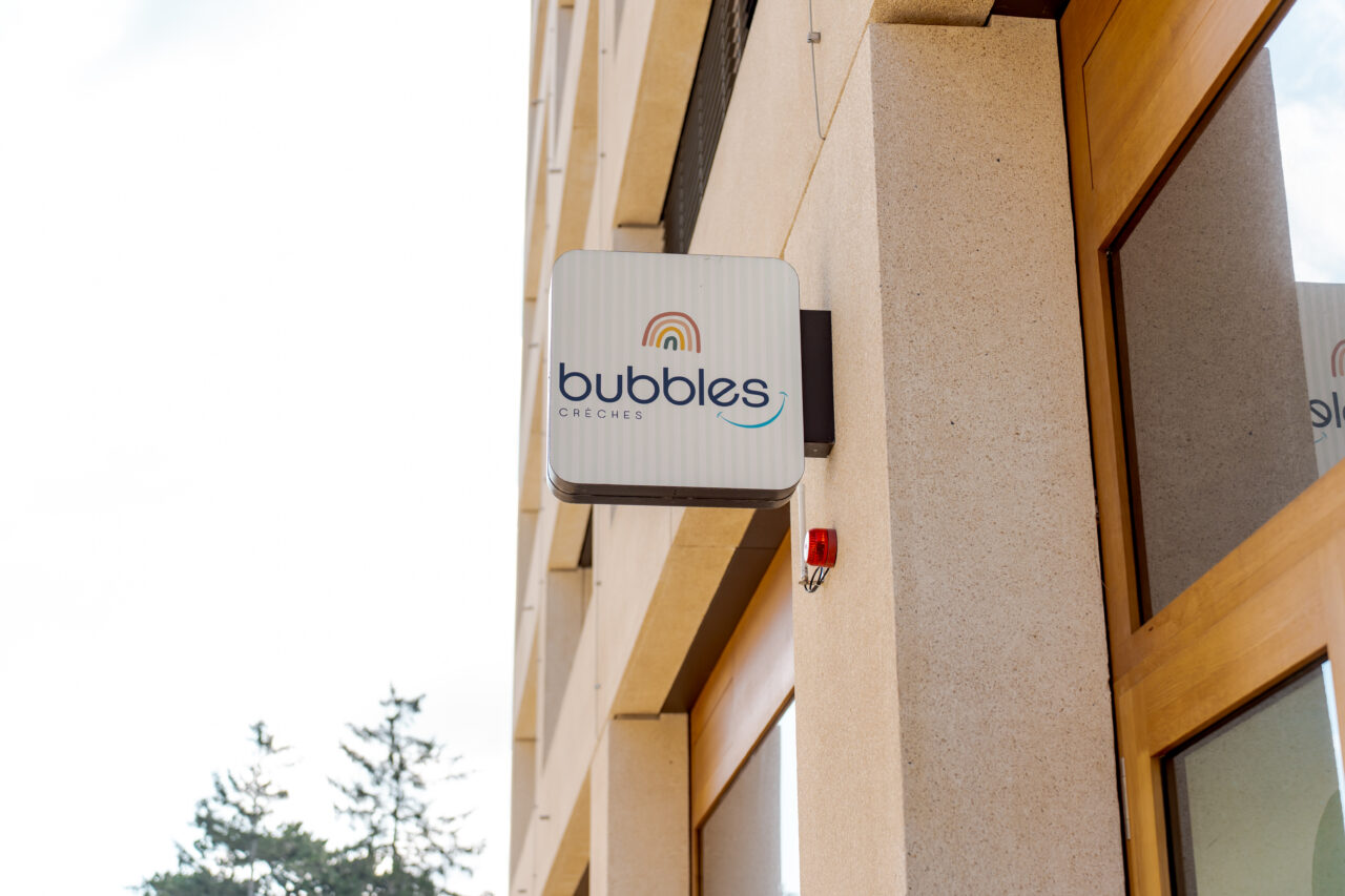 Enseigne de la crèche Bubbles à Belle-Terre, structure d'accueil de la petite enfance à Thônex 